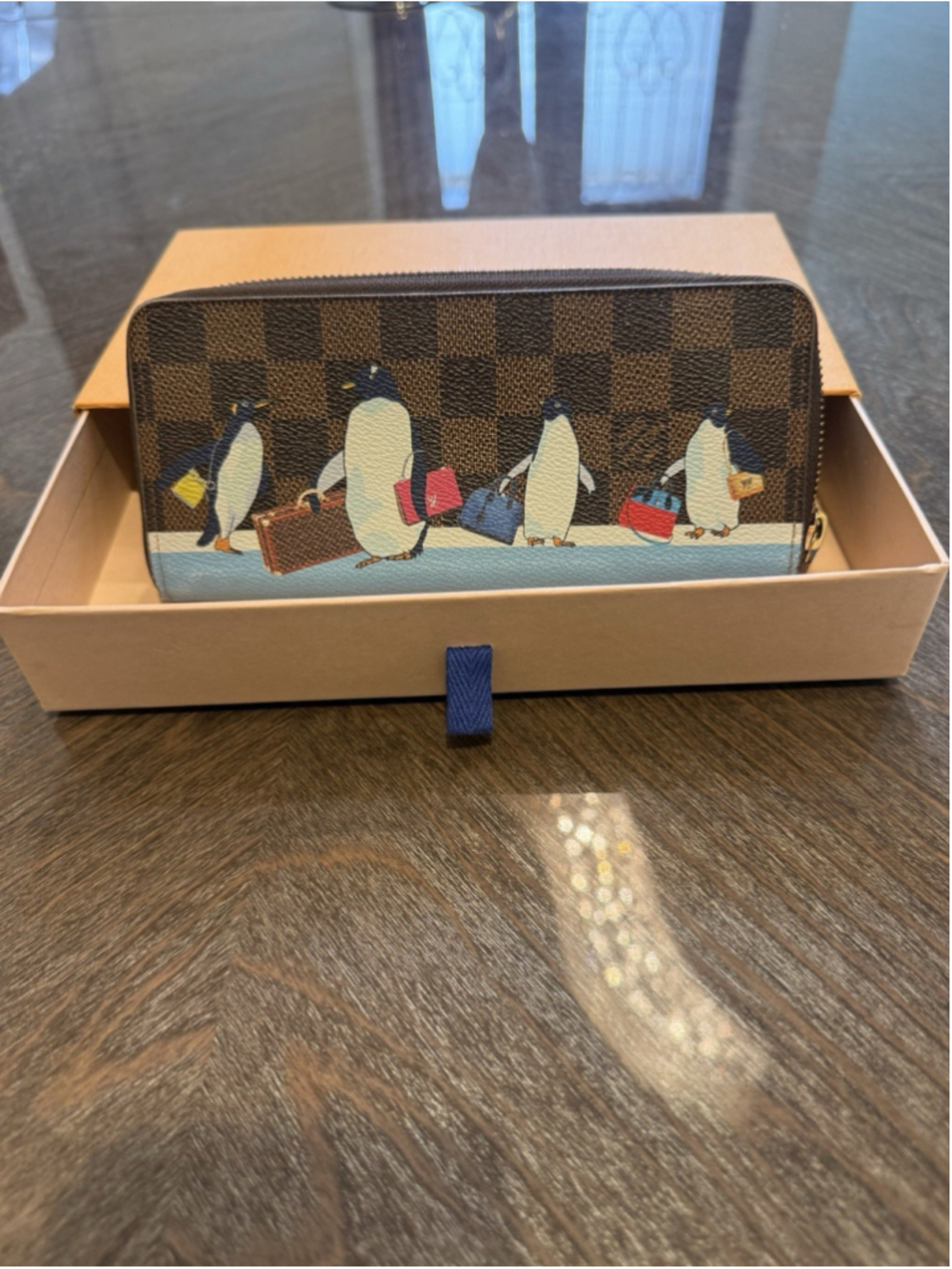 Louis Vuitton Damier Ebene Penguin Zippy Wallet Blue Interior Authenticated - Picture 2 of 8